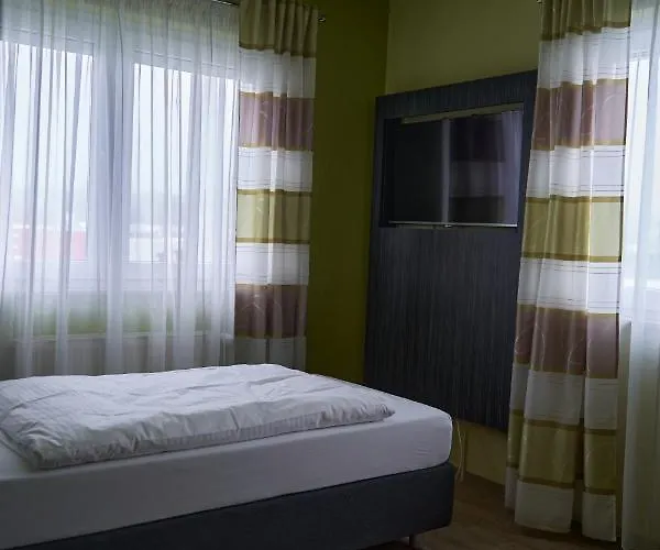 Auszeit Im Euro Rastpark Szálloda 2*